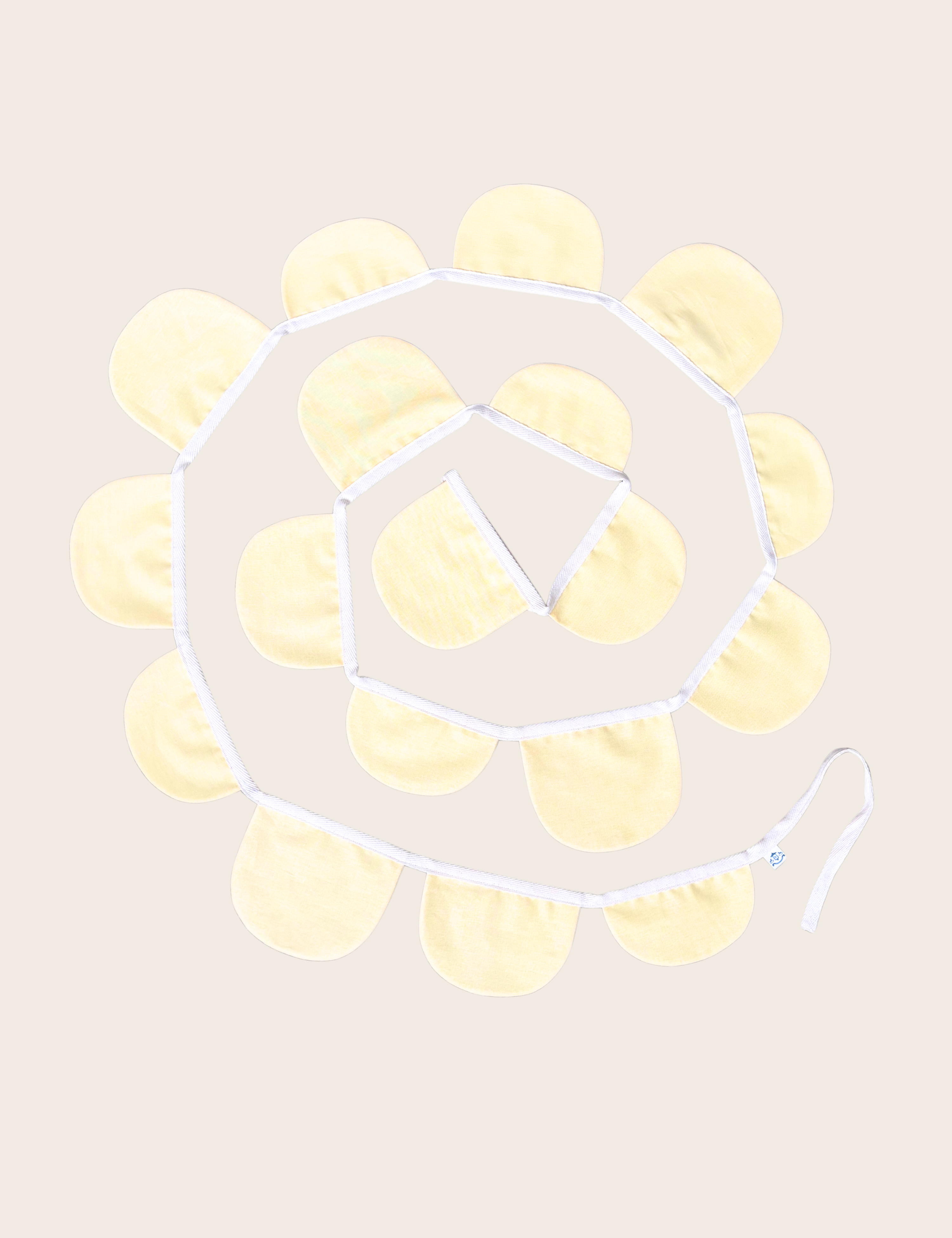 Scallop Garland - Lemon