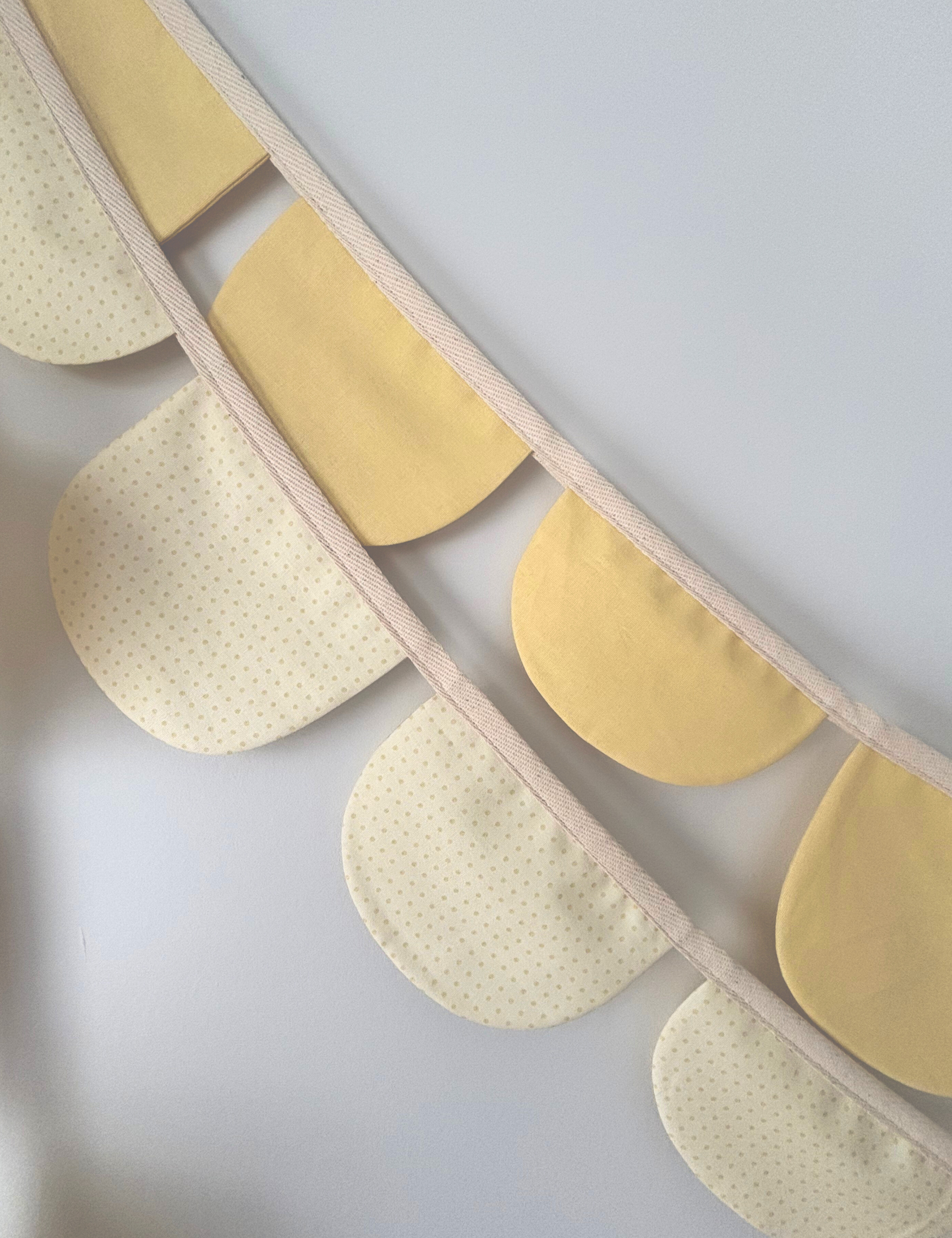 Scallop Garland - Lemon